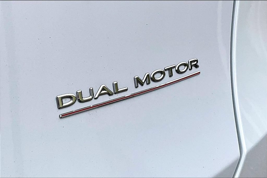 Used 2022 Tesla Model Y Performance AWD/4WD image 11