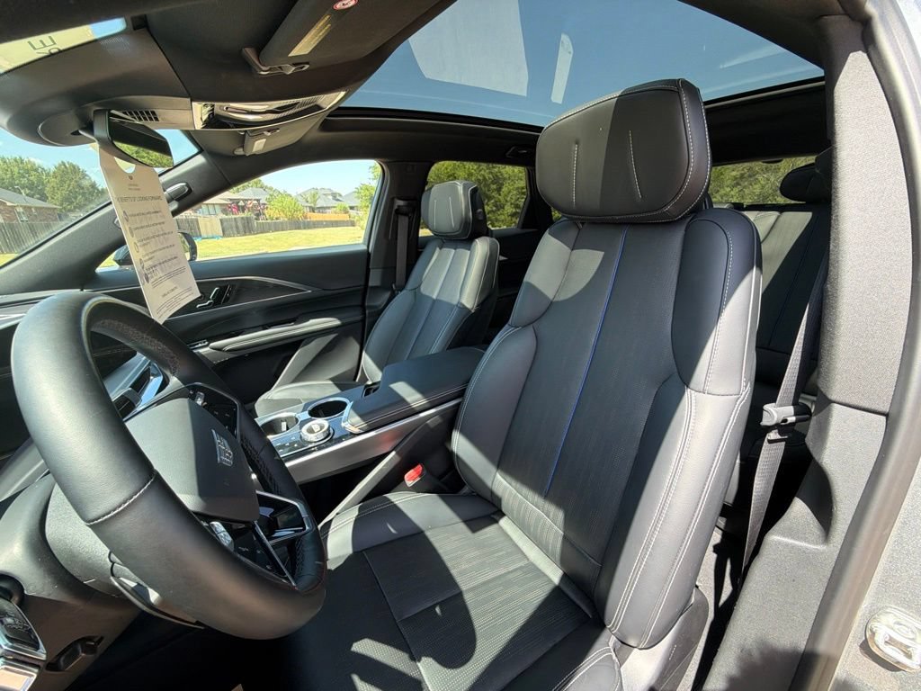 Certified 2024 Cadillac Lyriq Luxury RWD image 12