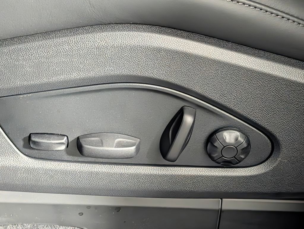 New 2026 Porsche Macan Electric image 30