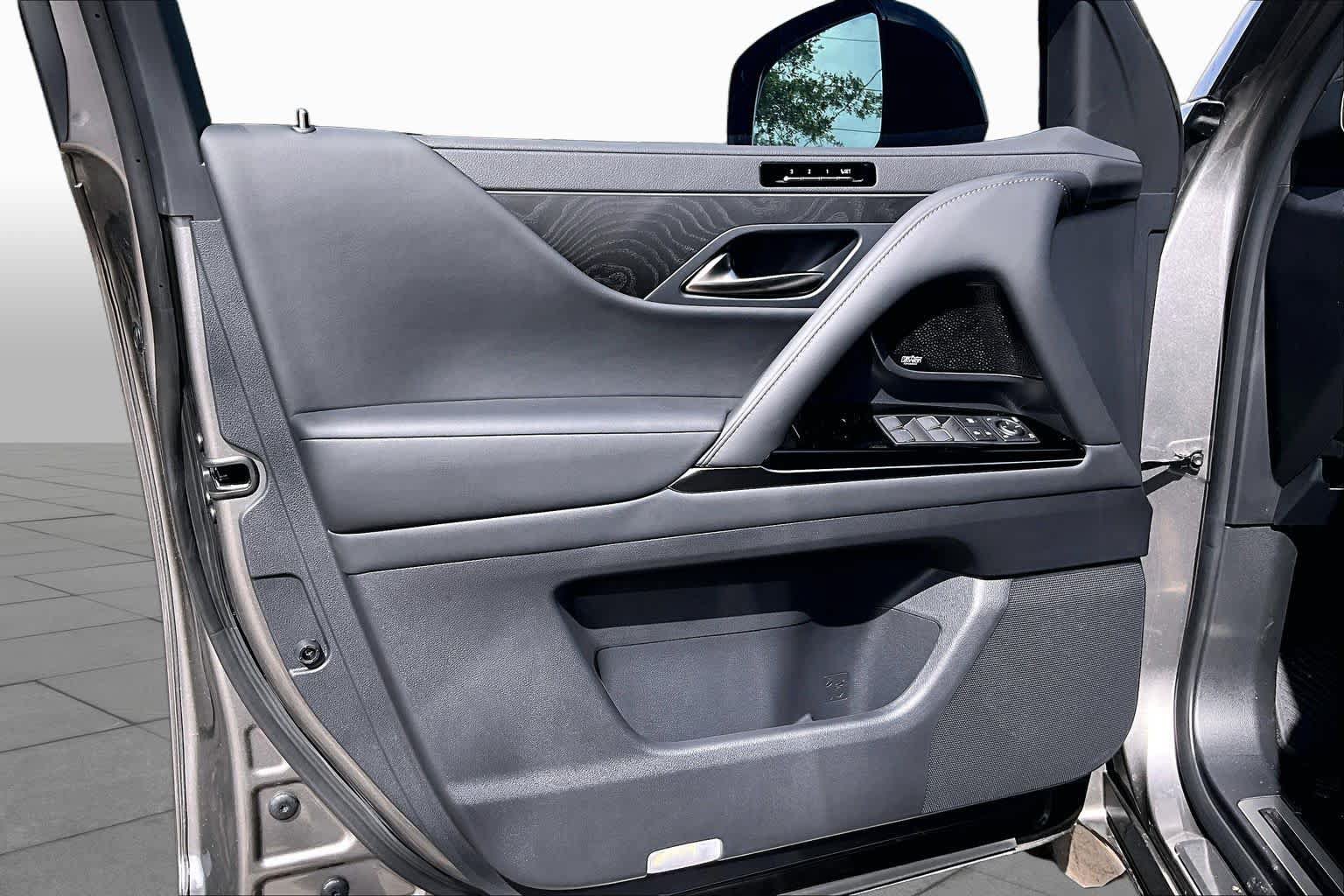 New 2026 Lexus LX 700h Luxury w/ Appearance Package AWD/4WD image 15