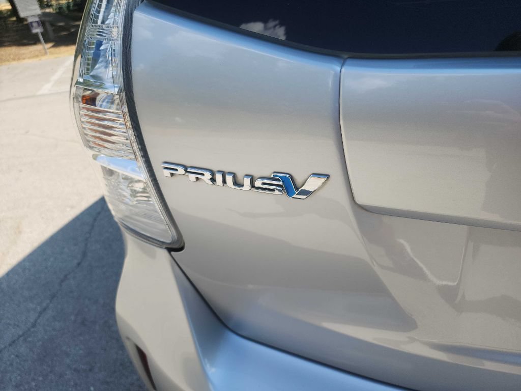 Used 2014 Toyota Prius V Five FWD image 9