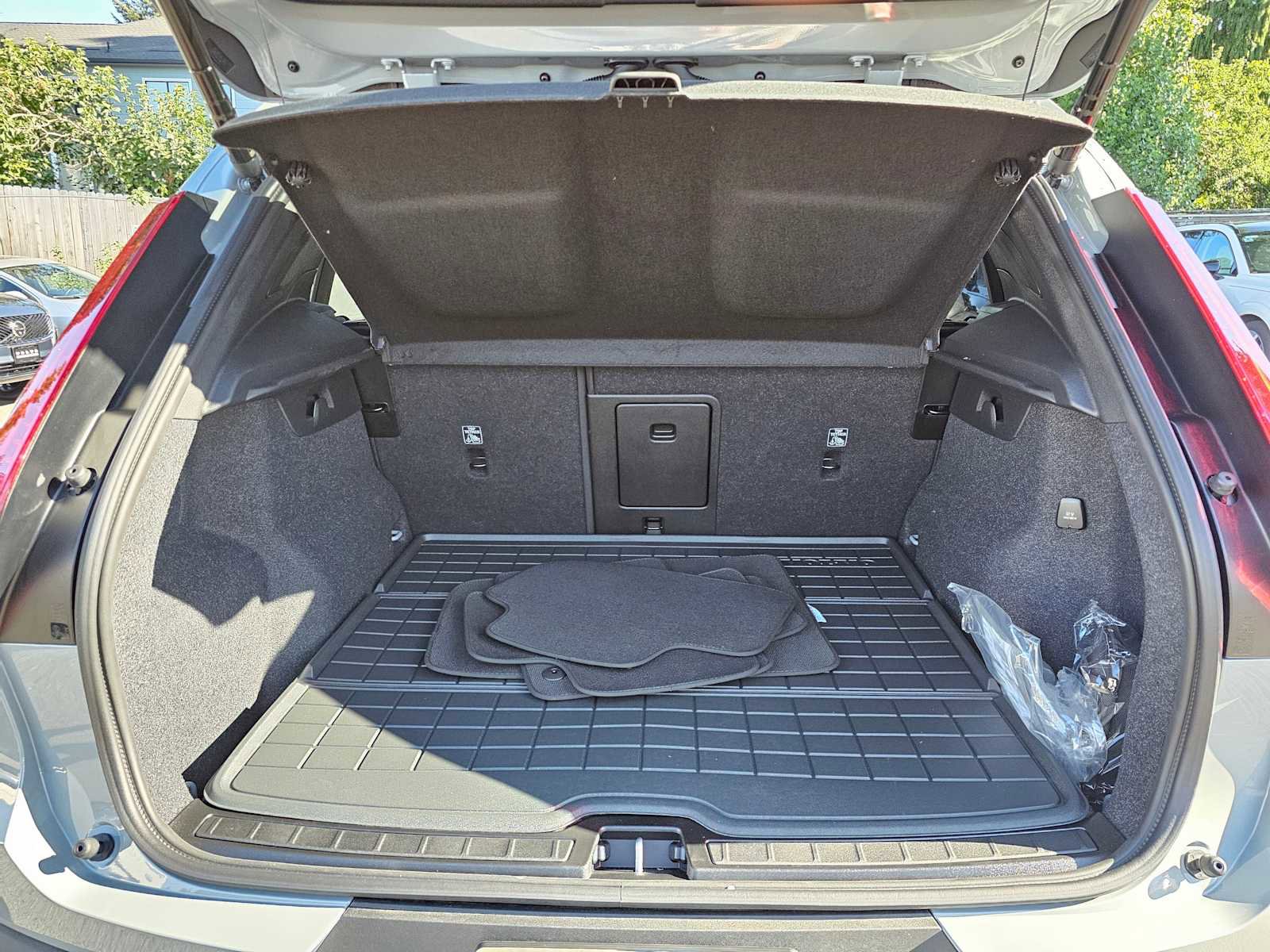 New 2026 Volvo XC40 B5 Plus w/ Protection Package Premier image 15