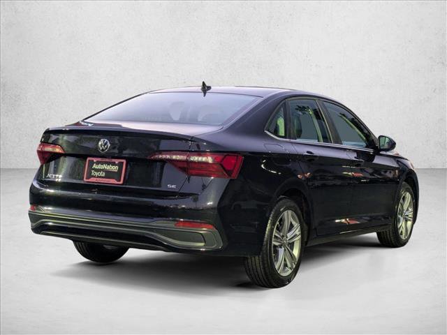 Used 2024 Volkswagen Jetta SE image 4