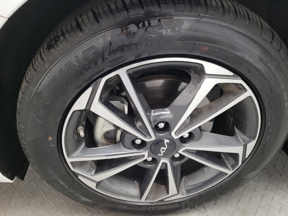 Used 2024 Kia Forte LXS FWD image 31