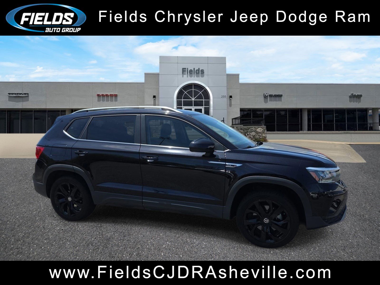 Used 2023 Volkswagen Taos SE FWD image 1