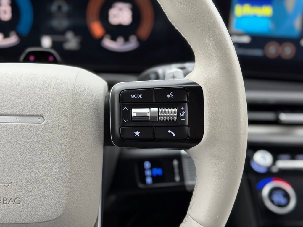 Used 2025 Hyundai Santa Fe SEL image 16