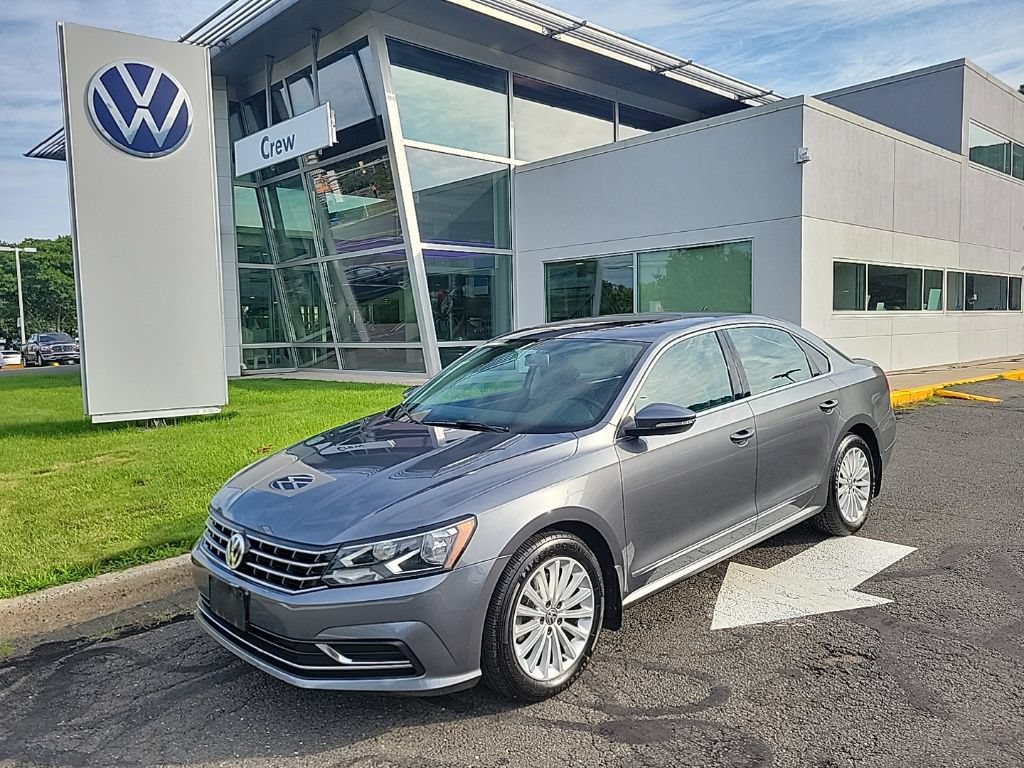 Used 2016 Volkswagen Passat 1.8T SE FWD image 1