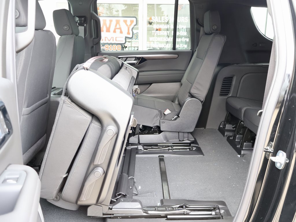 New 2026 Chevrolet Suburban LS image 28