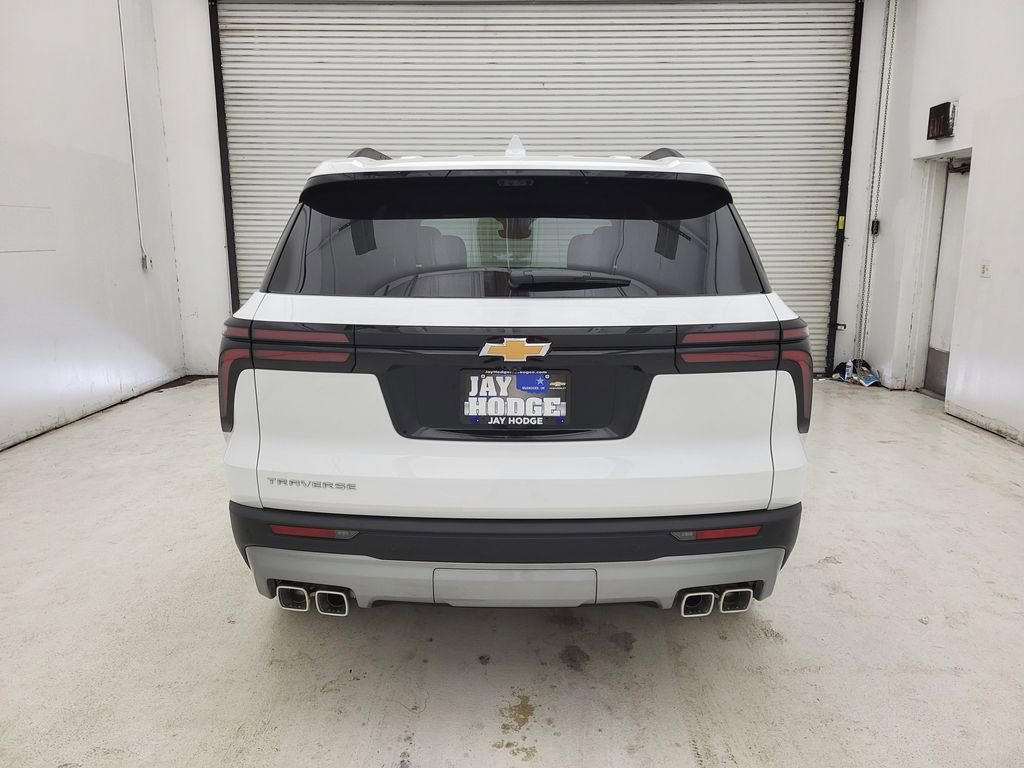 New 2026 Chevrolet Traverse LT w/ Driver Confidence Package FWD image 16