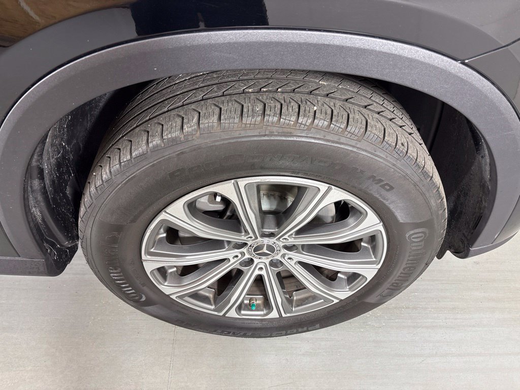 Used 2025 Mercedes-Benz GLC 300 image 11