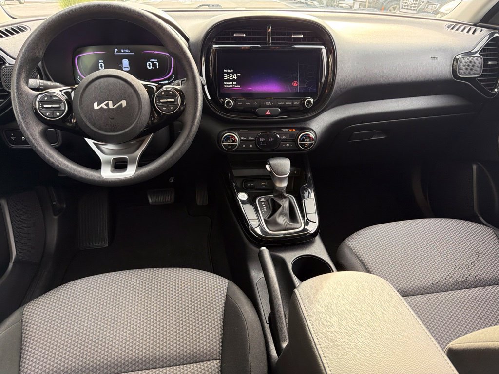 Used 2024 Kia Soul S FWD image 18