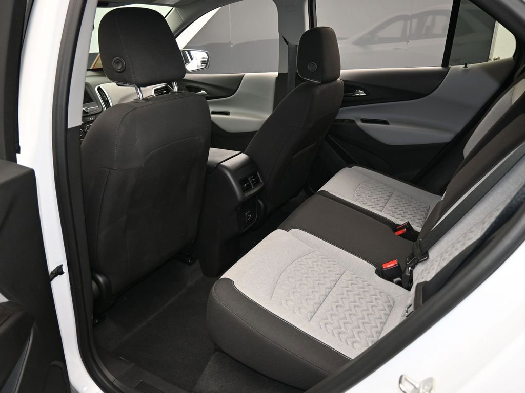 Used 2023 Chevrolet Equinox LS image 33