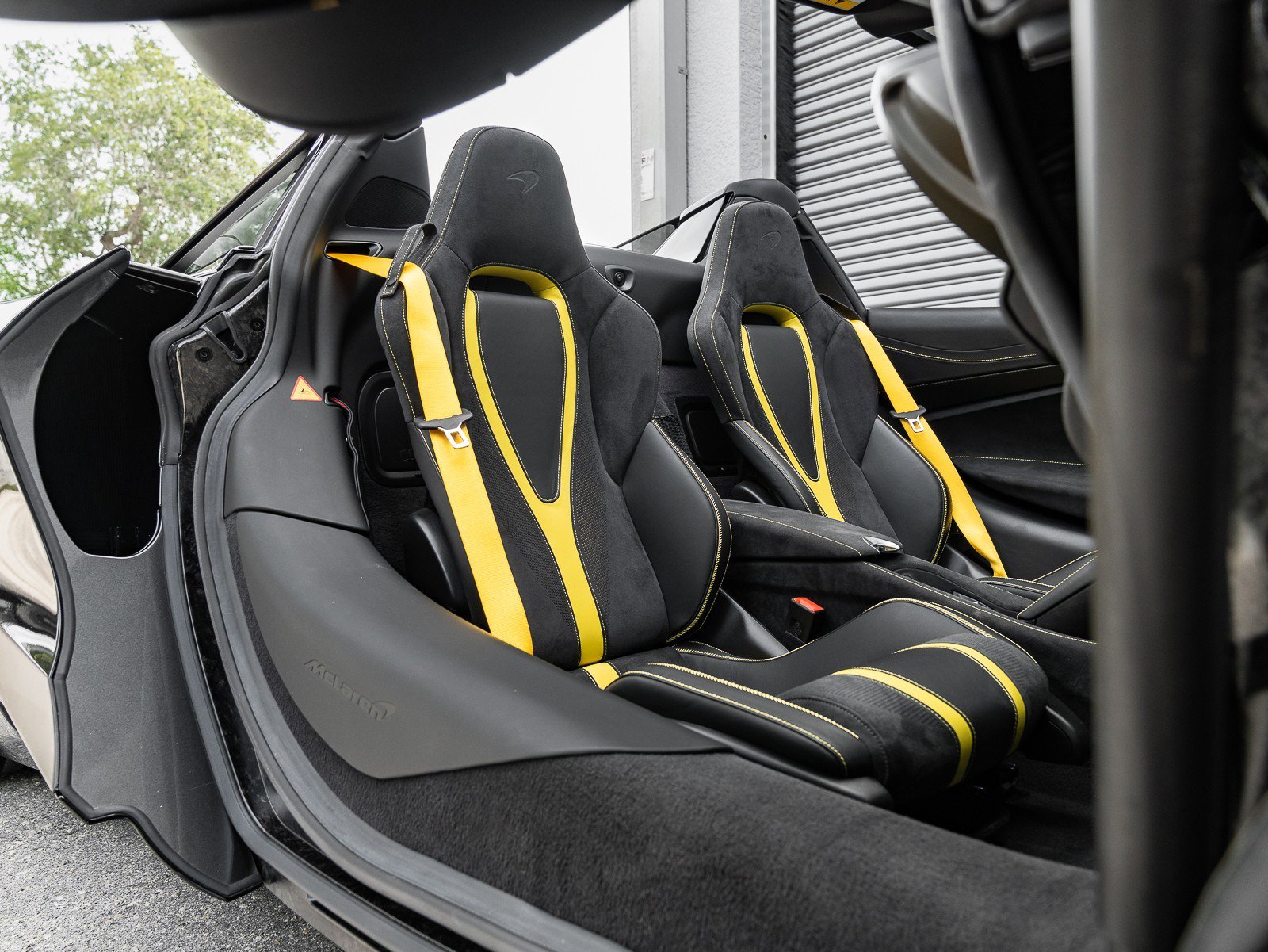 Used 2022 McLaren 720S Spider image 4