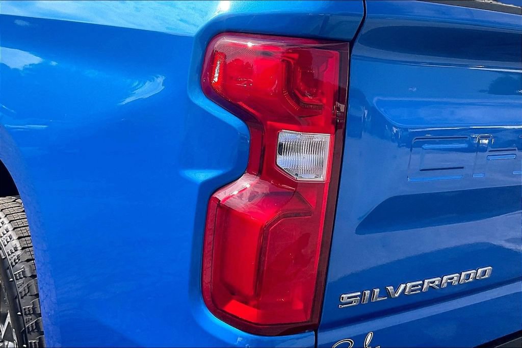 Used 2025 Chevrolet Silverado 1500 RST w/ Z71 Off-Road Package AWD/4WD image 24