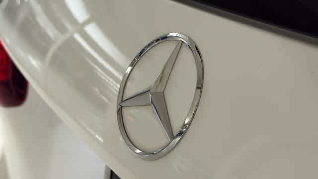Used 2022 Mercedes-Benz GLB 250 4MATIC image 8