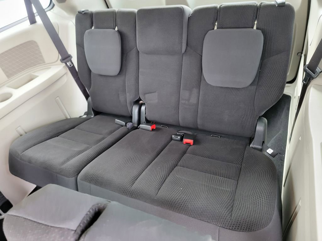 Used 2018 Dodge Grand Caravan SE FWD image 13