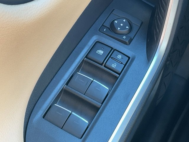 Used 2022 Toyota RAV4 Limited FWD image 37