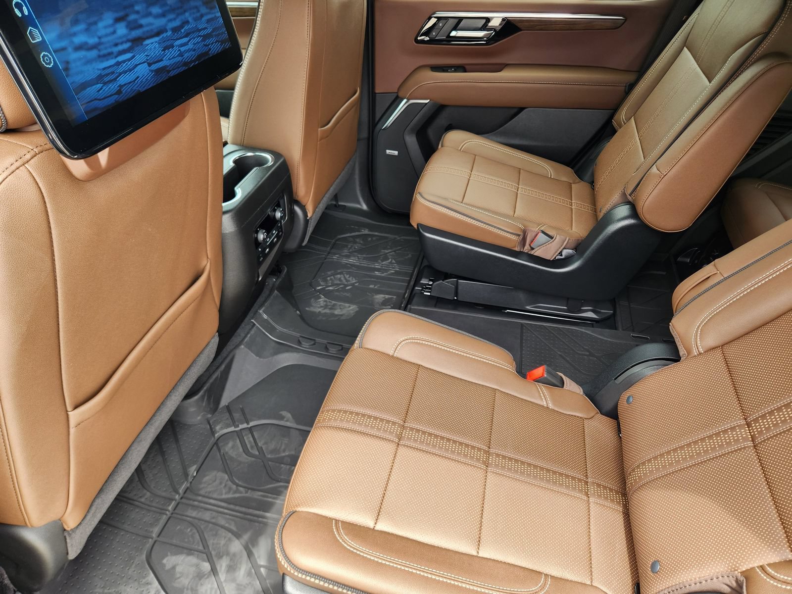New 2026 Chevrolet Tahoe High Country AWD/4WD image 24