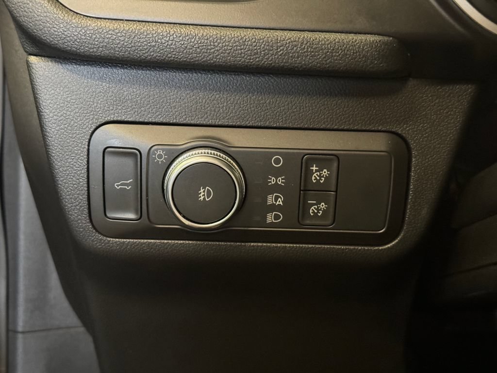 Used 2020 Ford Escape SEL FWD image 18