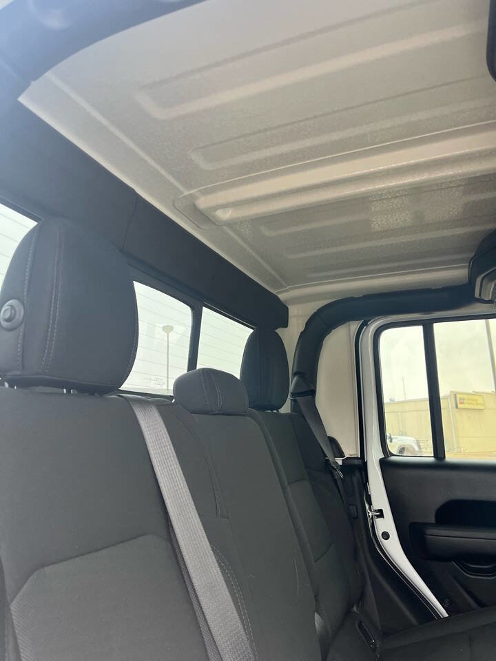 Used 2022 Jeep Gladiator Sport image 16