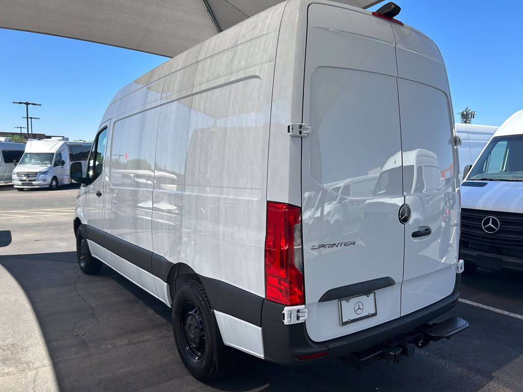 Used 2023 Mercedes-Benz Sprinter 2500 image 14