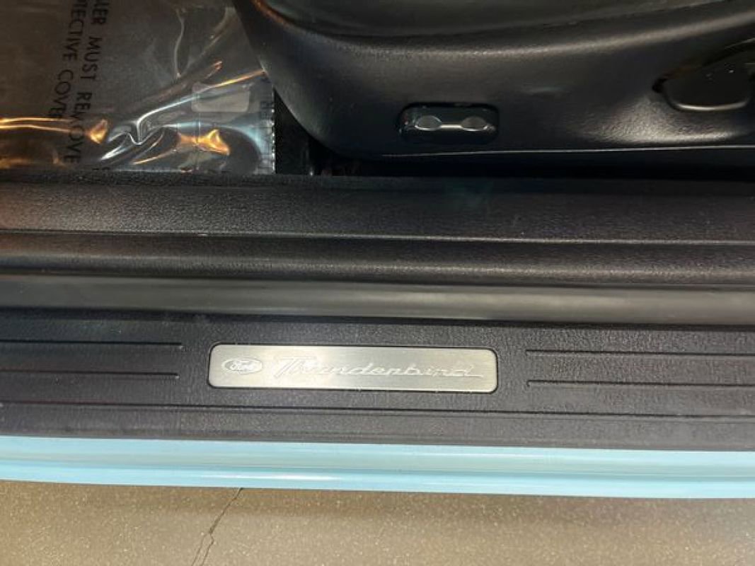 Used 2003 Ford Thunderbird image 83