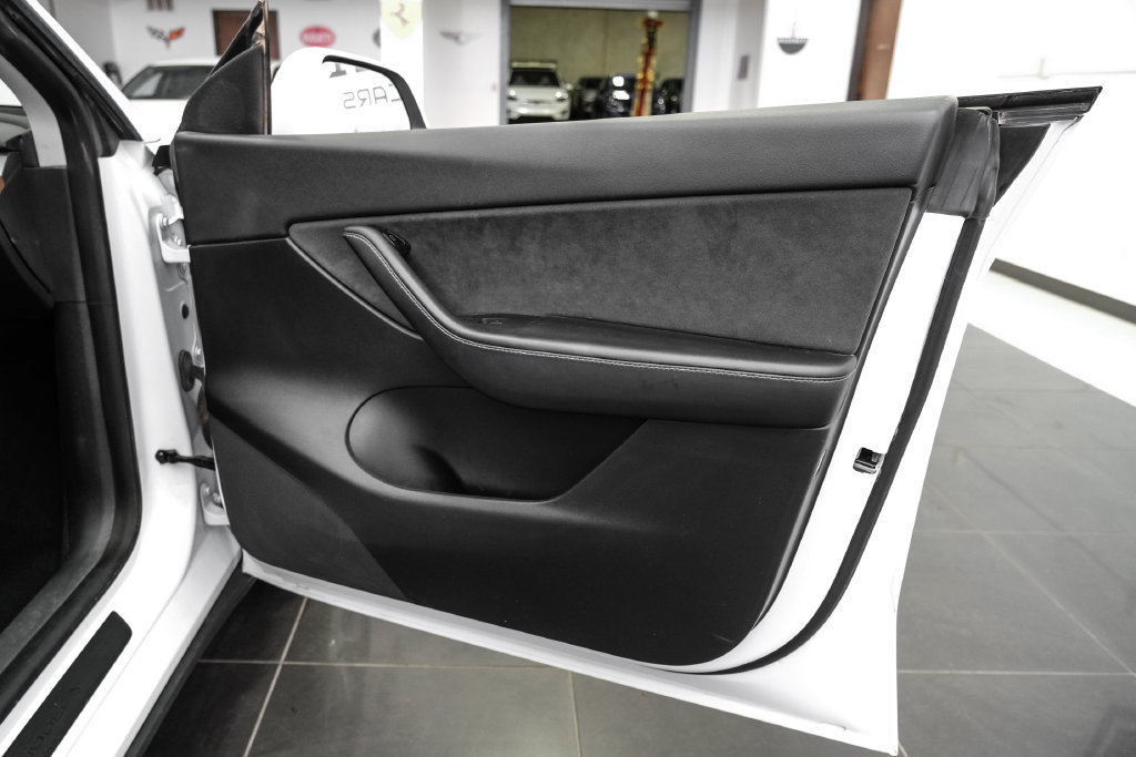 Used 2021 Tesla Model Y Long Range AWD/4WD image 37