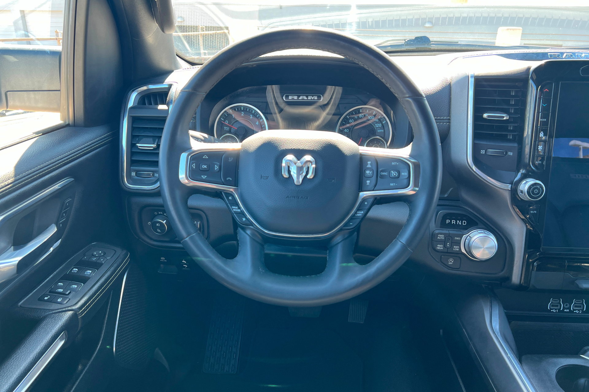 Used 2025 RAM 1500 Laramie image 12