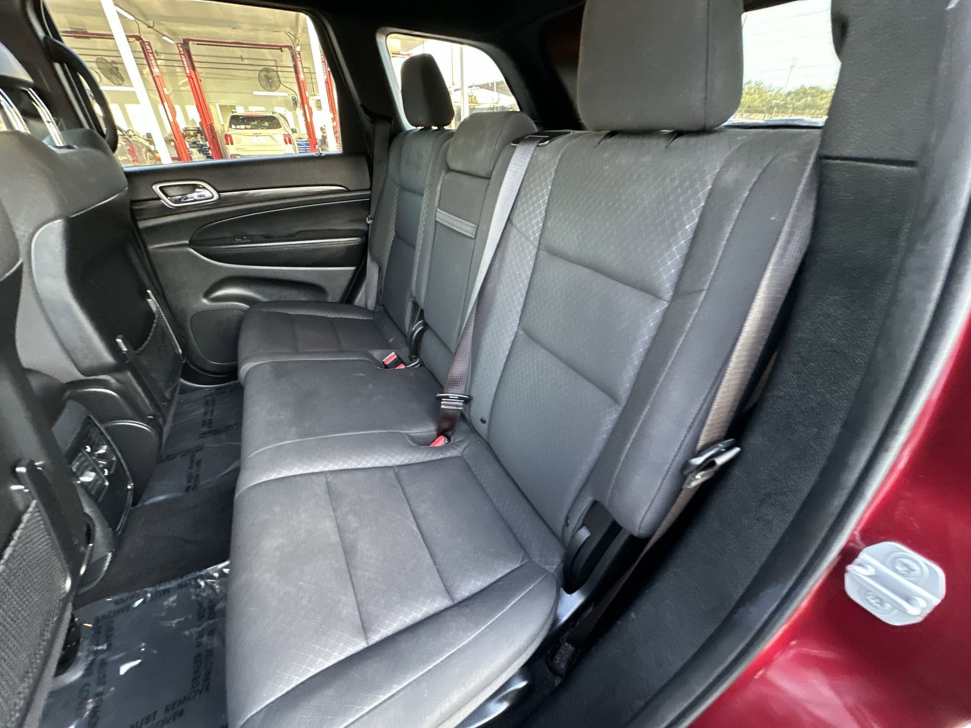 Used 2019 Jeep Grand Cherokee Laredo image 26