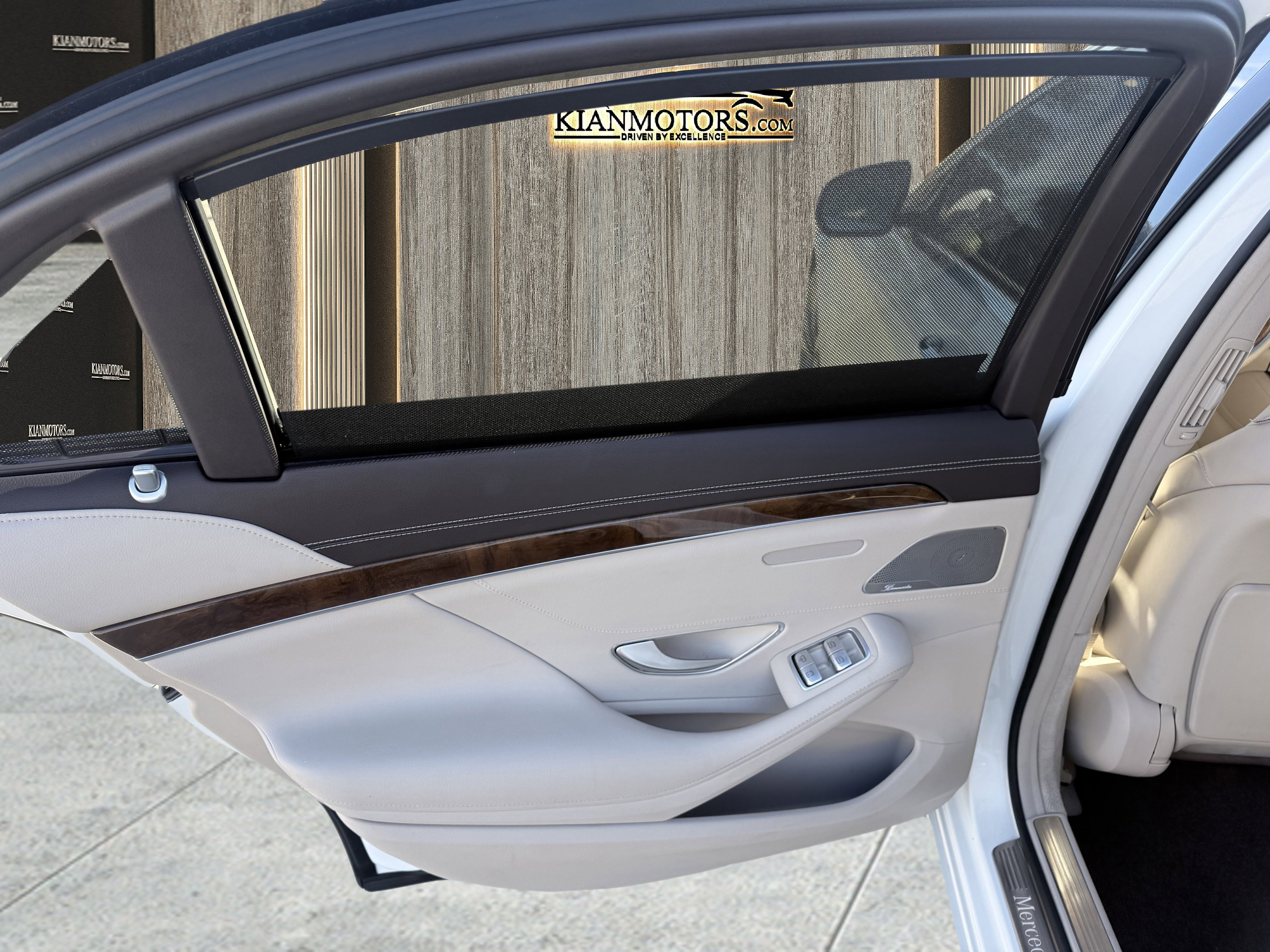 Used 2015 Mercedes-Benz S 550 Sedan w/ Premium 1 Package image 28