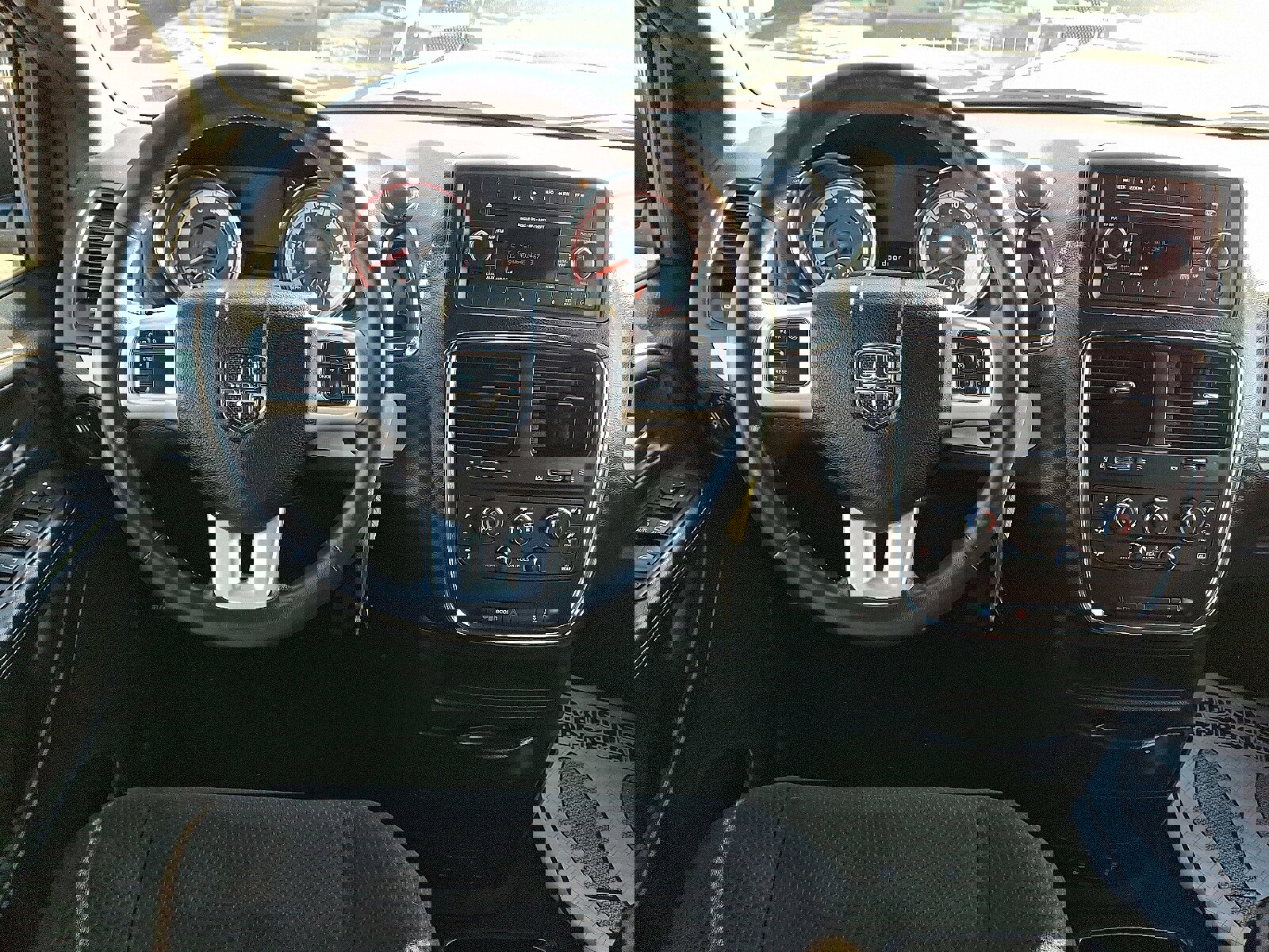 Used 2015 Dodge Grand Caravan SE w/ Quick Order Package 29E SE image 10