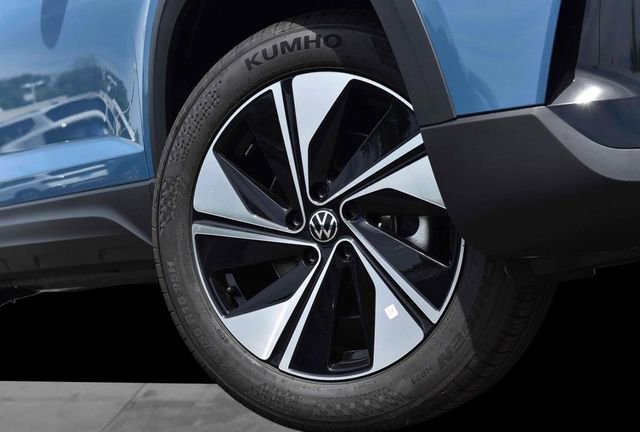 New 2026 Volkswagen Taos SE AWD/4WD image 3