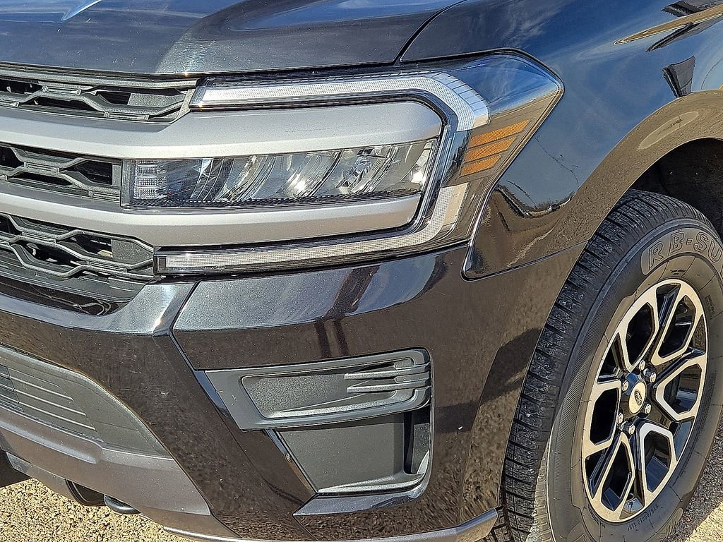 Used 2022 Ford Expedition Max XLT image 10