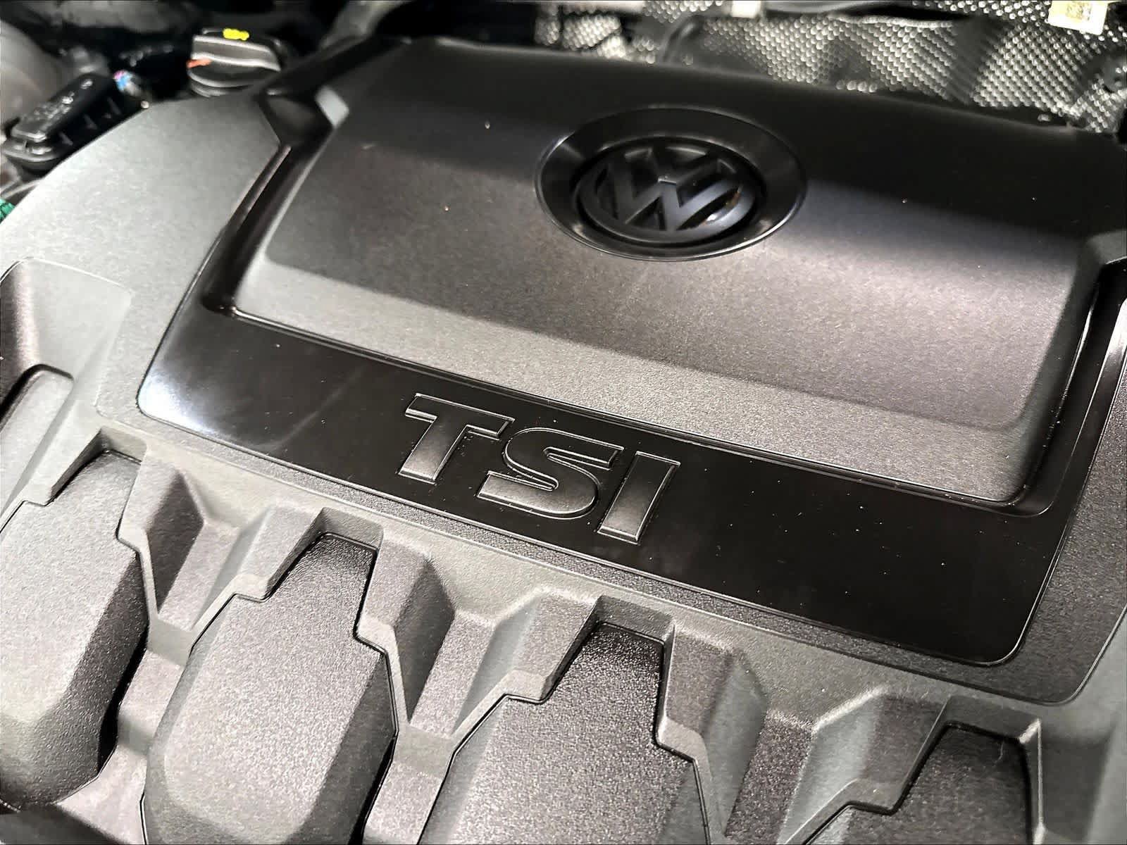 Used 2023 Volkswagen Tiguan SE w/ Panoramic Sunroof Package FWD image 34