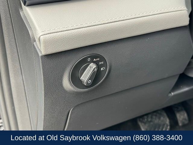 Used 2024 Volkswagen Taos SE image 35