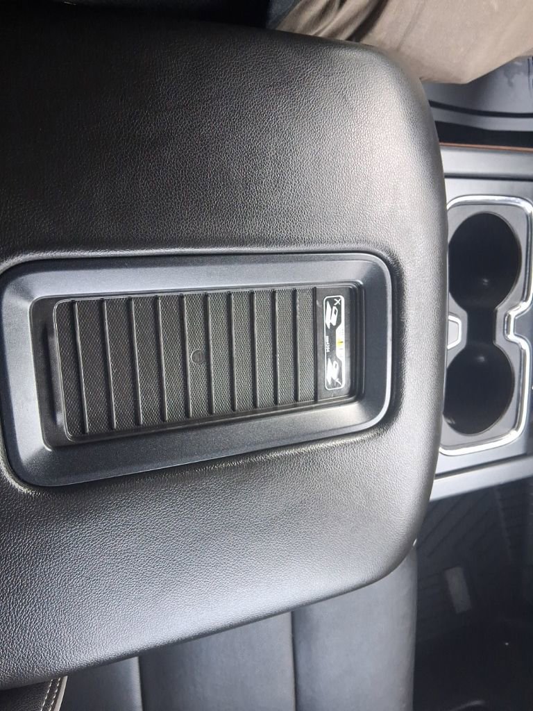 Used 2018 Chevrolet Silverado 1500 High Country image 25