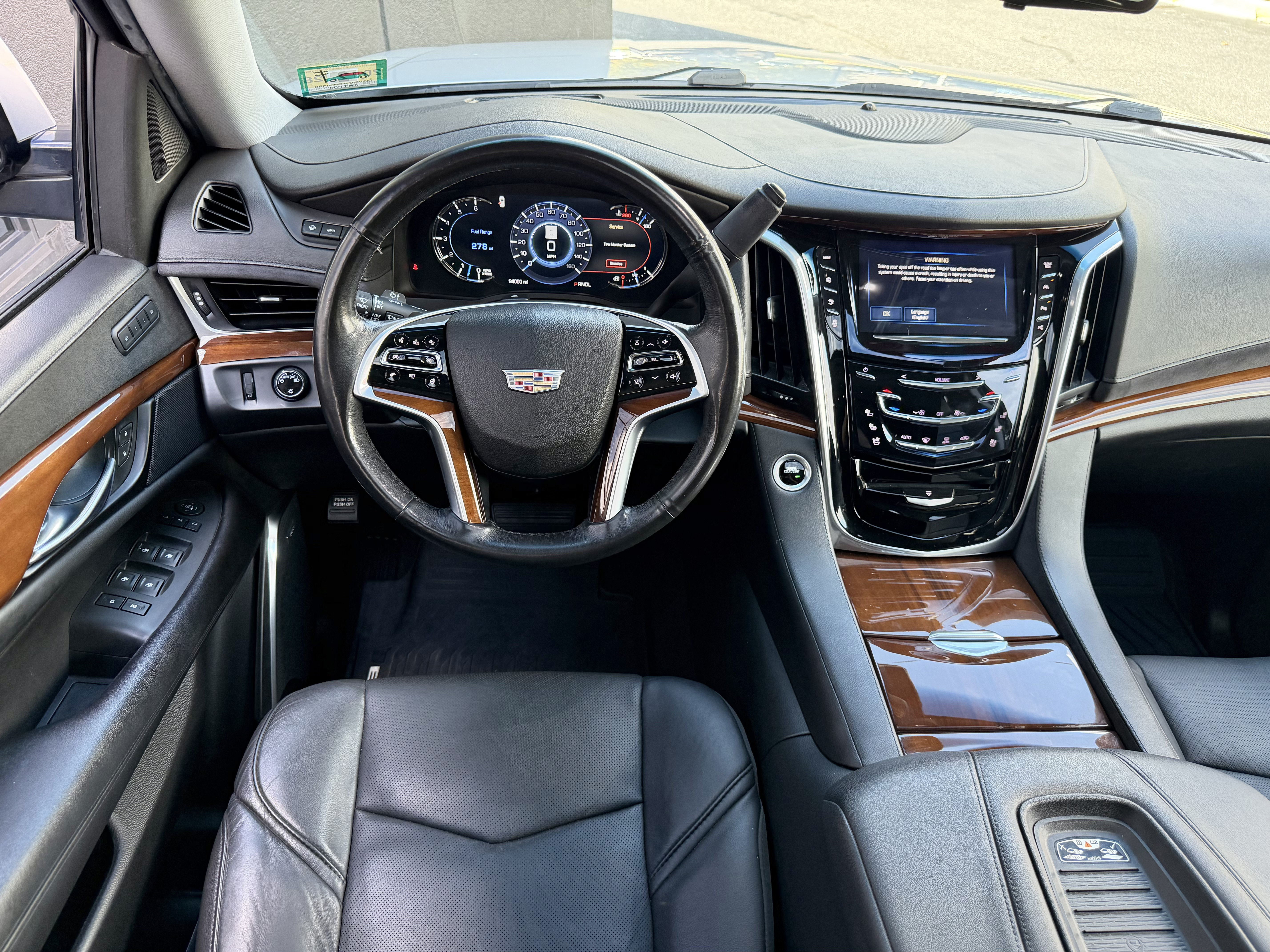 Used 2019 Cadillac Escalade ESV Luxury AWD/4WD image 26