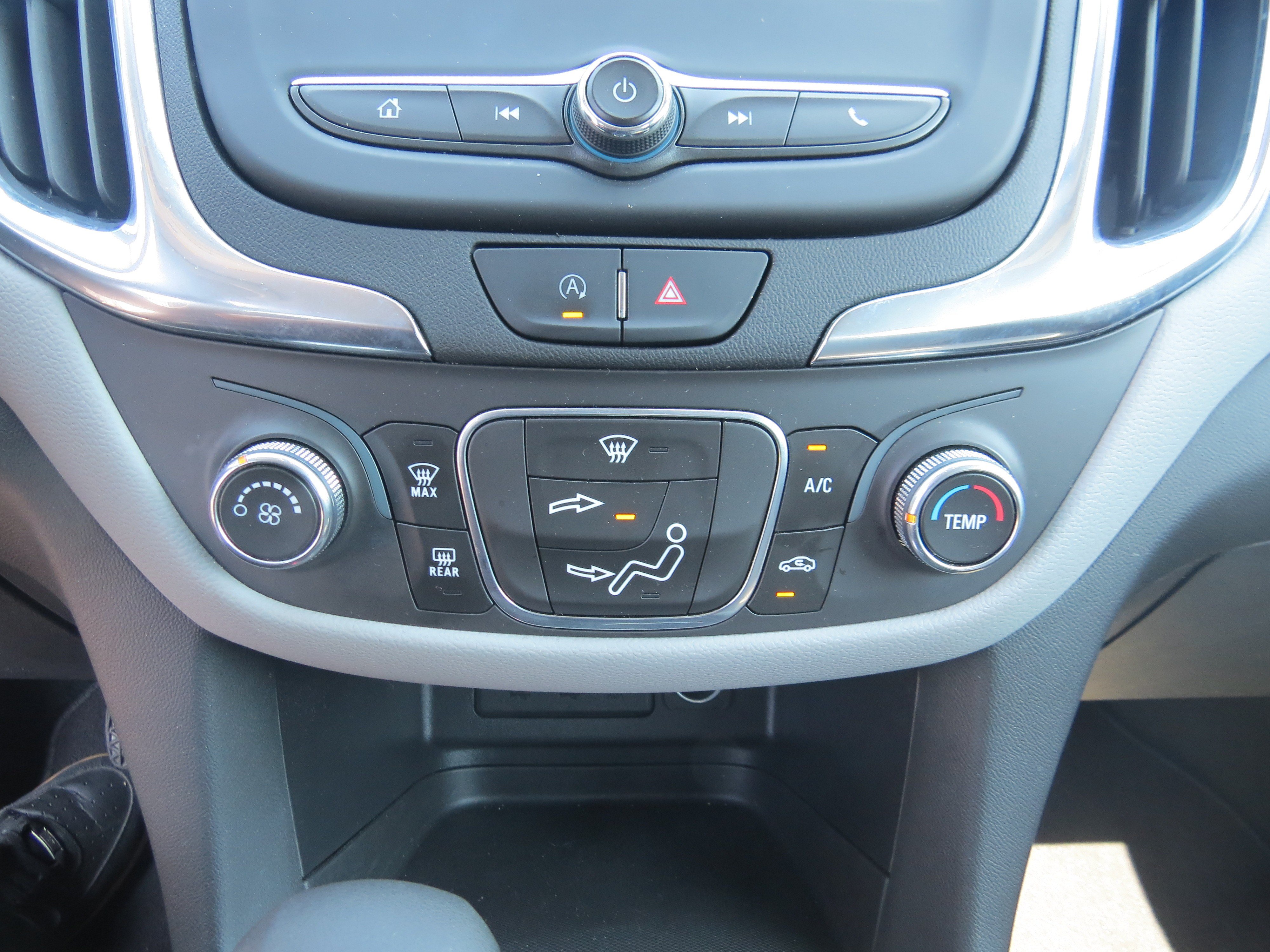 Used 2022 Chevrolet Equinox LT FWD image 23