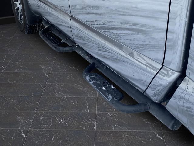 Used 2024 Nissan Titan SV w/ SV Convenience Package image 31