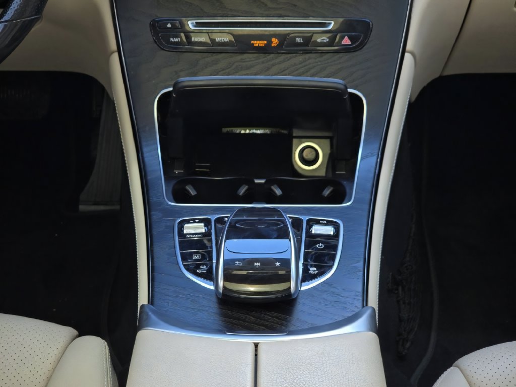 Used 2019 Mercedes-Benz GLC 350e 4MATIC image 21
