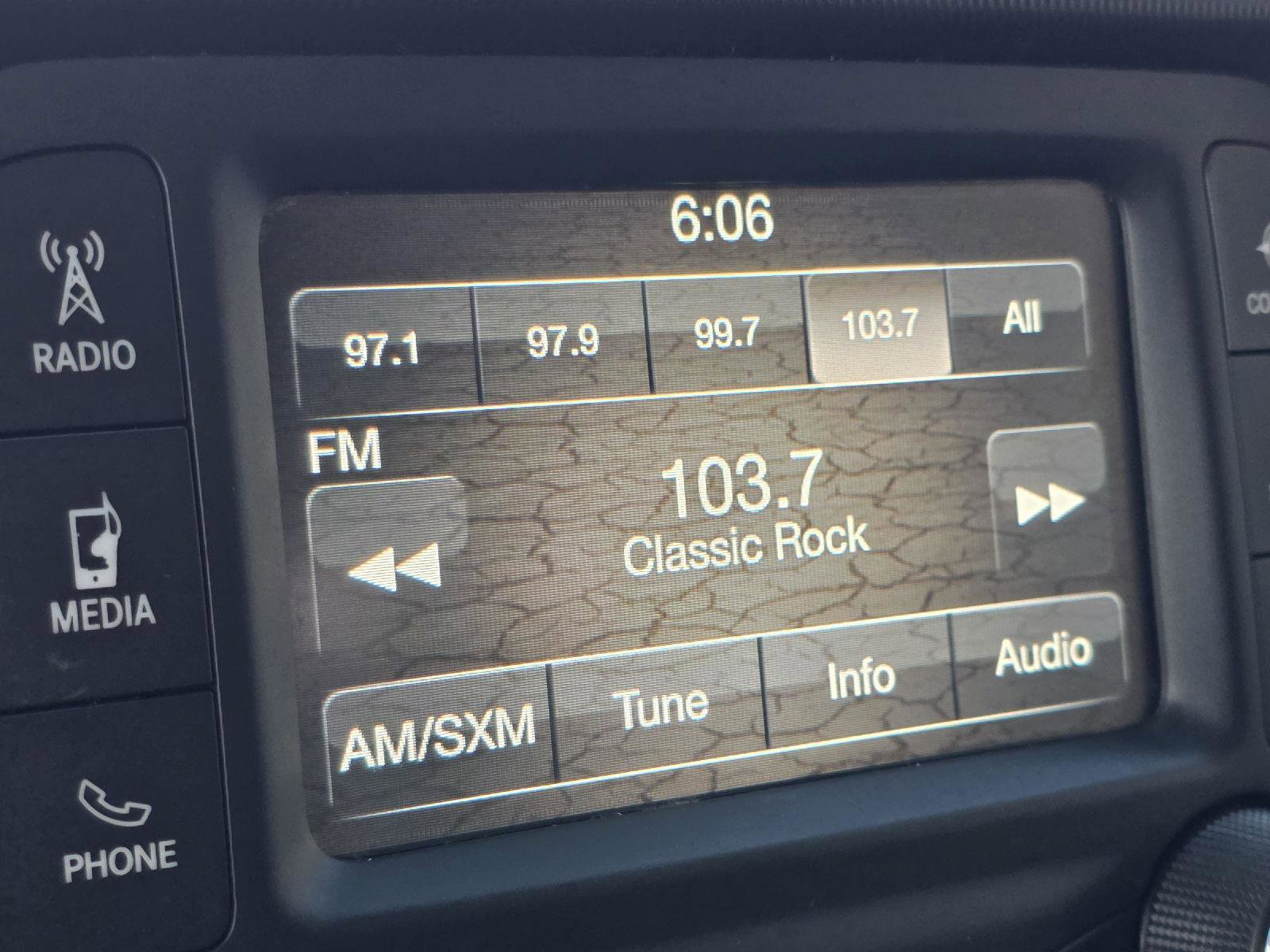 Used 2018 Jeep Wrangler Unlimited Sport image 23