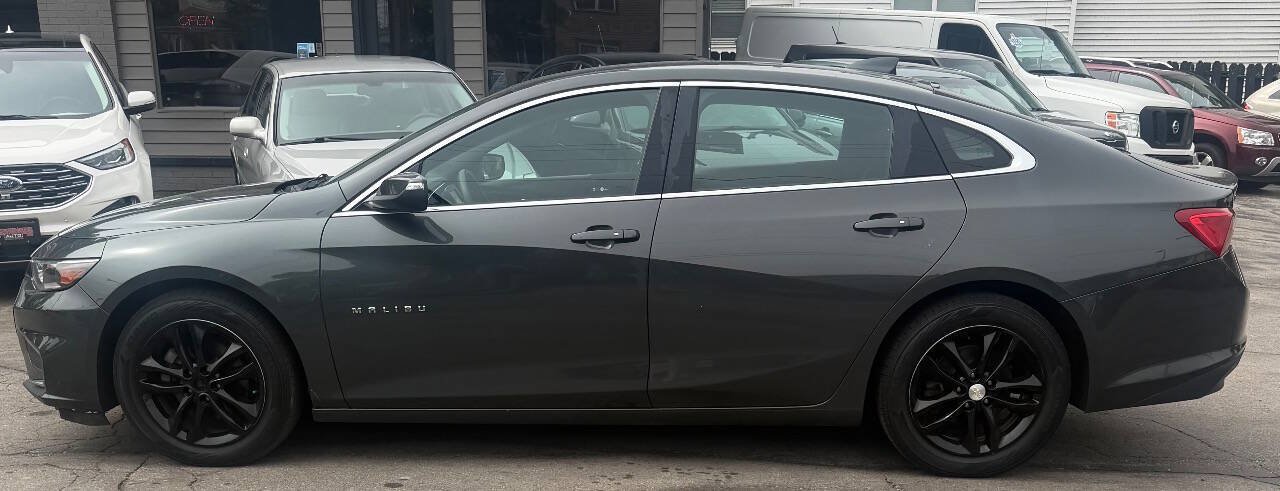 Used 2017 Chevrolet Malibu LT FWD image 14