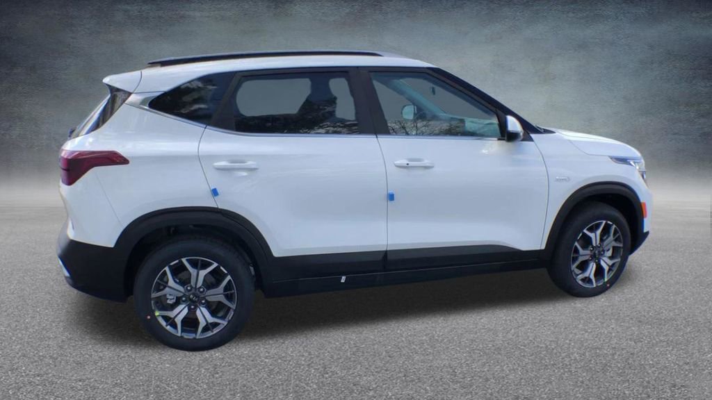 Used 2021 Kia Seltos EX image 25