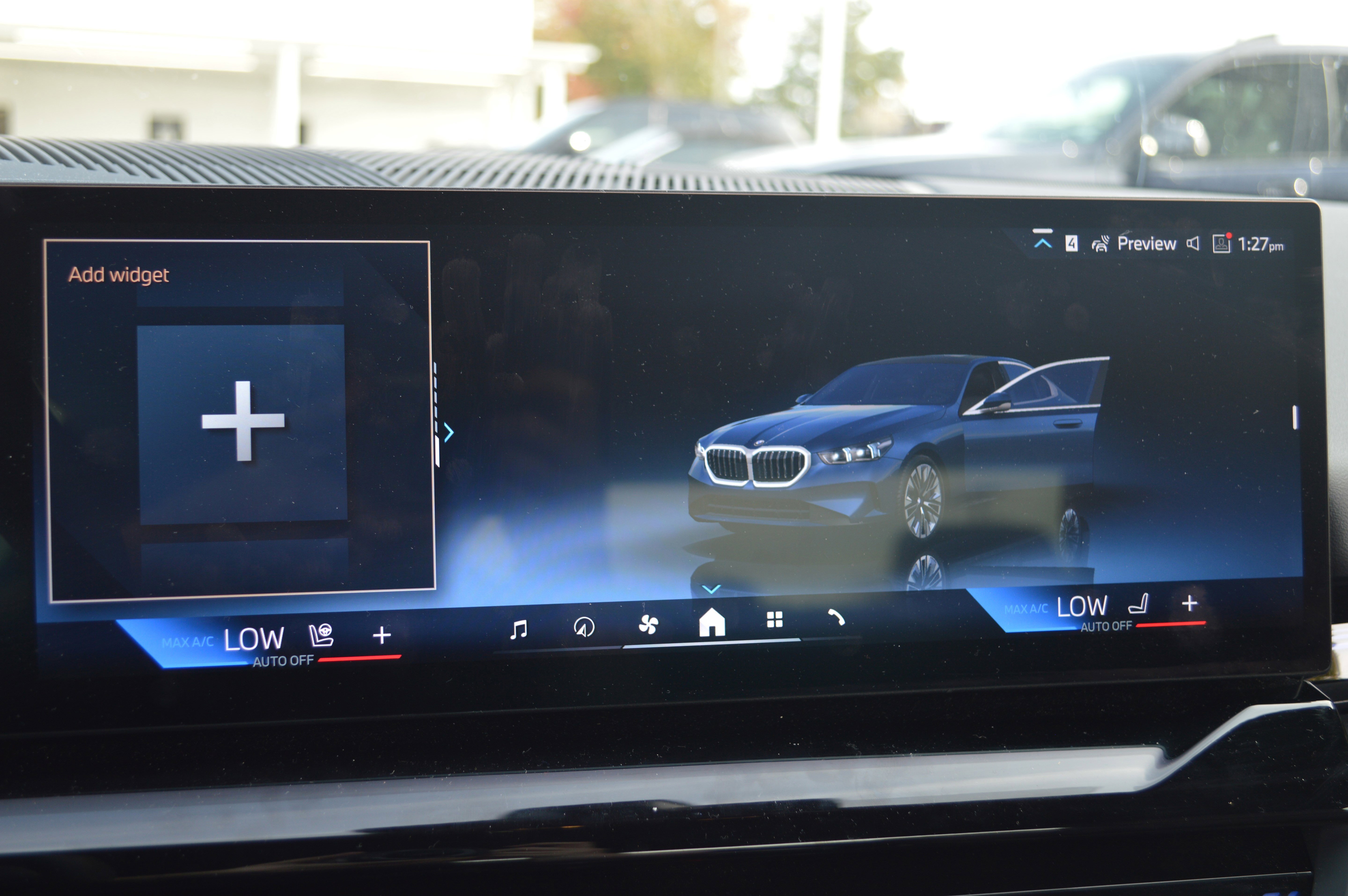 Used 2025 BMW 530i xDrive w/ Premium Package image 17