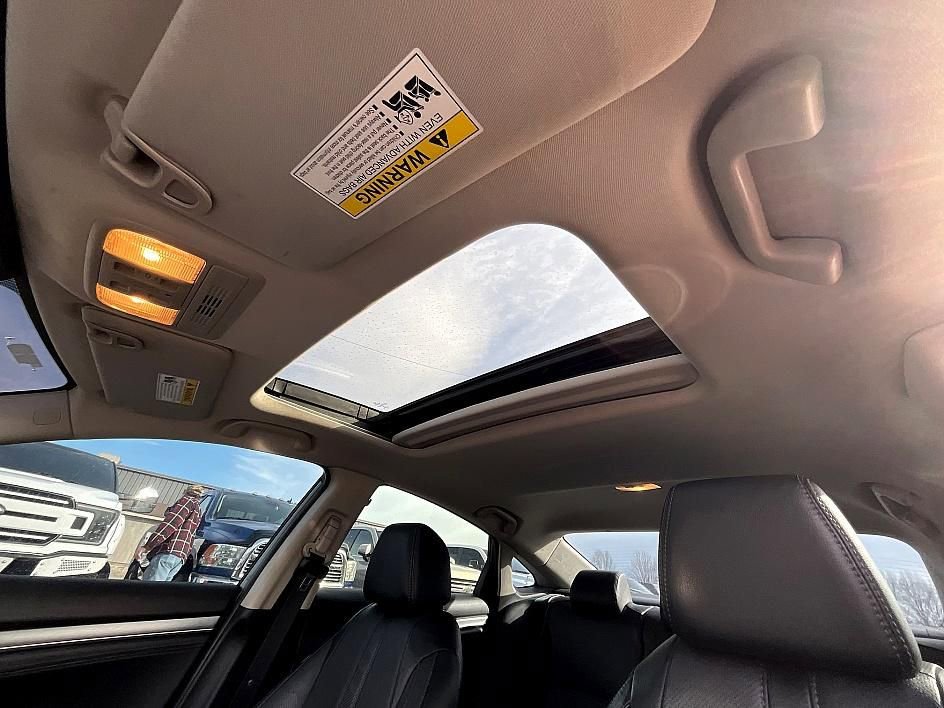 Used 2017 Honda Civic Touring image 25