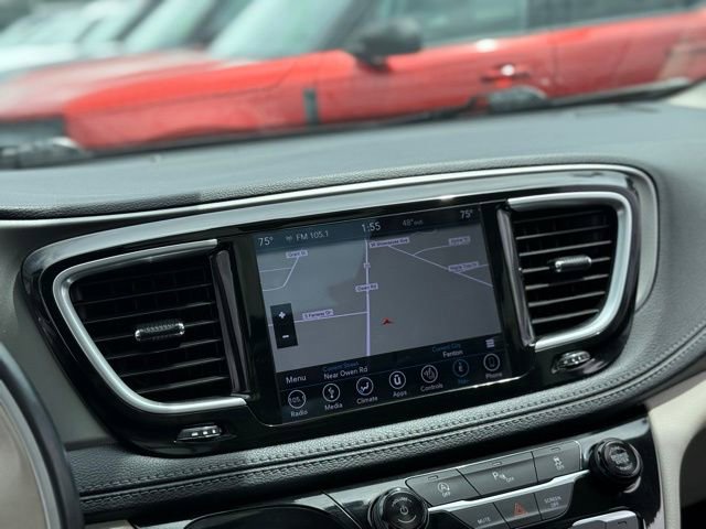Used 2019 Chrysler Pacifica Limited FWD image 3