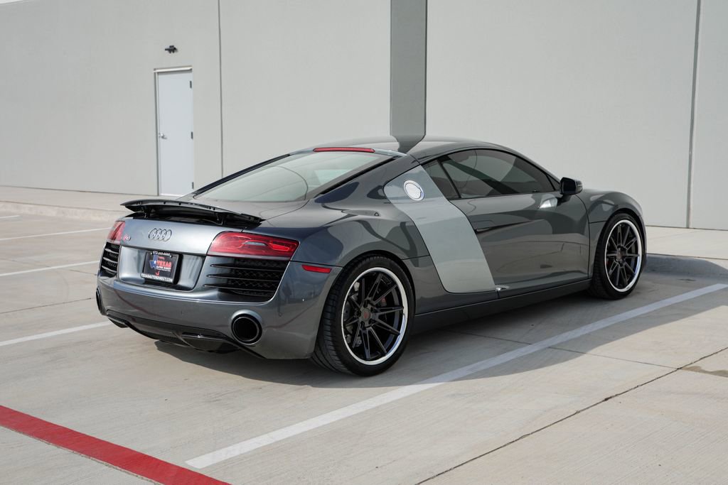 Used 2014 Audi R8 V8 w/ Enhanced Leather Package AWD/4WD image 7