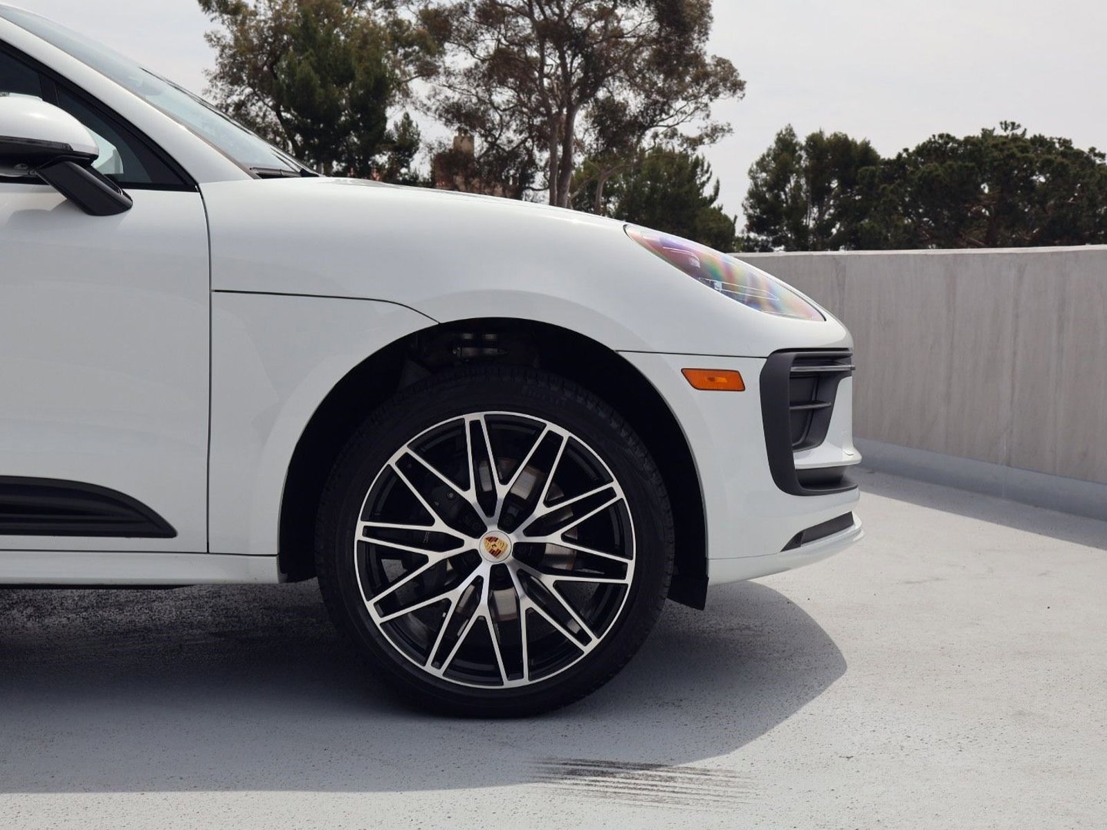 Certified 2025 Porsche Macan image 11