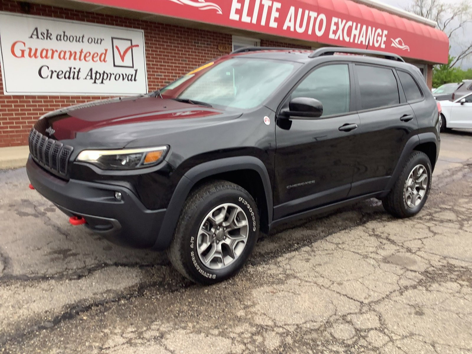 Used 2022 Jeep Cherokee Trailhawk w/ Sun & Sound Group image 1