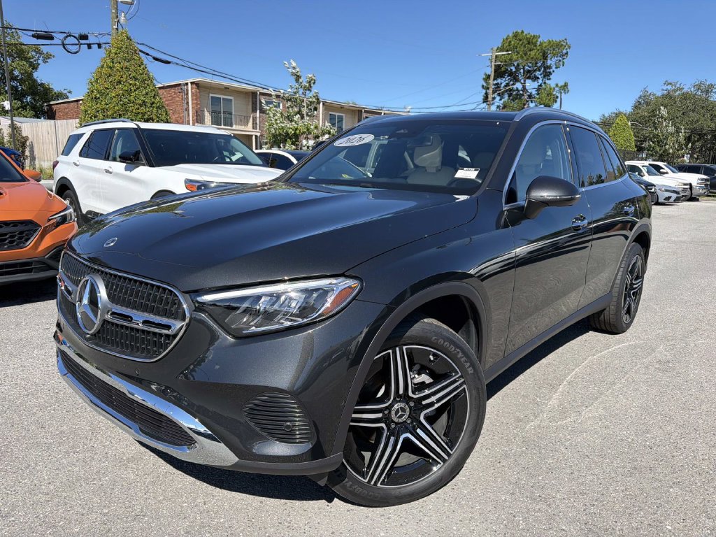 Used 2026 Mercedes-Benz GLC 300 image 3